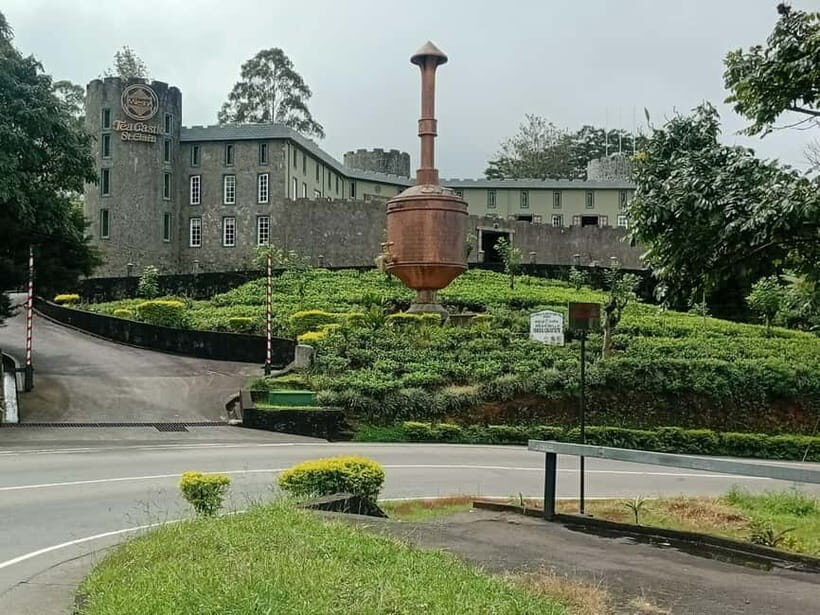 High-Grown Tea & Waterfall Wonders of Nuwara Eliya by tuktuk - Puna Ella and the walk toward Ramboda Falls