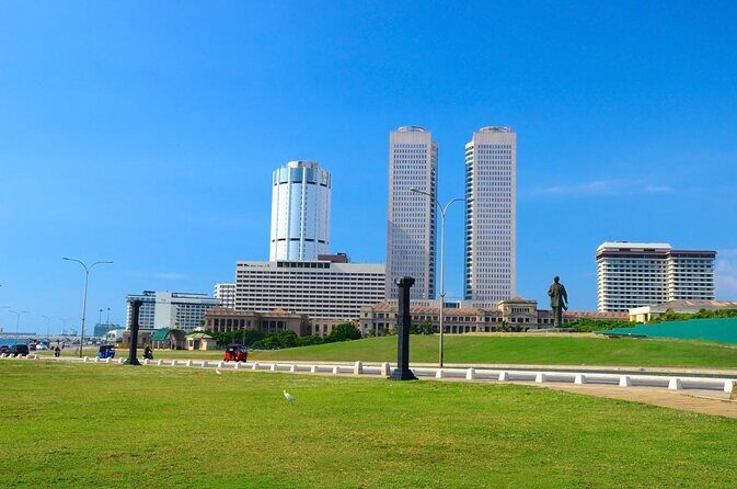Highlights Colombo Day Tour With Afternoon HIGH TEA In Galle Face Hotel - Key things I’d bet you’ll notice