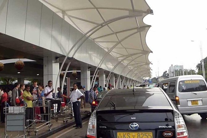 Hikkaduwa to Colombo Airport - Price and value: $79 per group can be a bargain when it prevents hassle