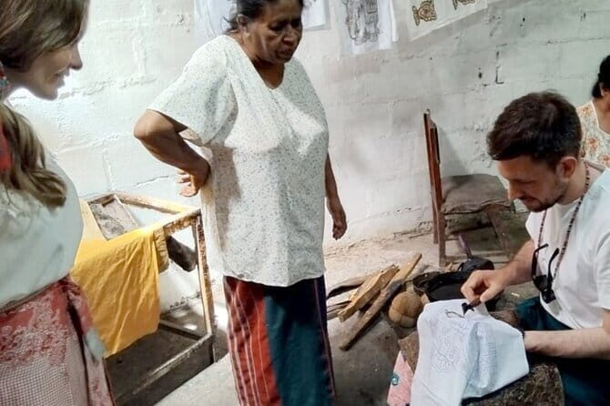 Interactive Batik Workshop and Lessons in Sri Lanka - Brush arts and wax designing: making choices you can see