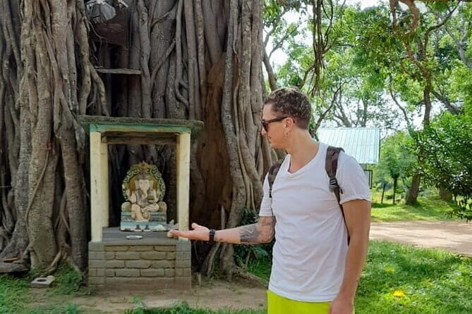Interactive Batik Workshop and Lessons in Sri Lanka - Wax burning, wax boiling, and de-waxing: the reveal moment