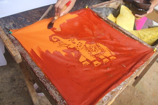 Interactive Batik Workshop and Lessons in Sri Lanka - Picking fabric and designing your pattern