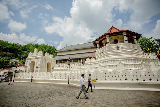 Kandy City Day Tour with a verified tour guide - Temple of the Sacred Tooth Relic (Dalada Maligawa): the reason Kandy is Kandy