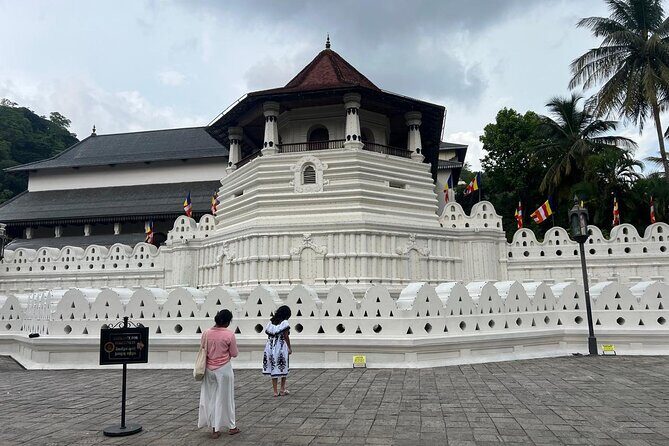 Kandy City Sightseeing Tour by Tuk Tuk - Bahirawakanda Temple and the Big Buddha viewpoint: Kandy from above