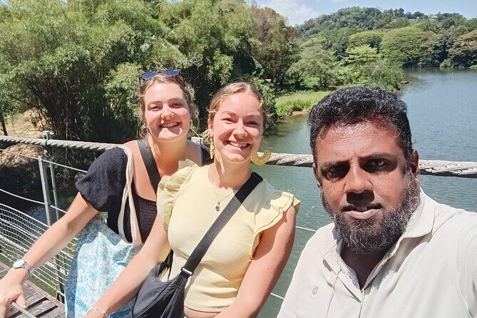 Kandy City Tour with Tuk-Tuk Private Experience - Kandy by Tuk-Tuk: a full-day plan under $10