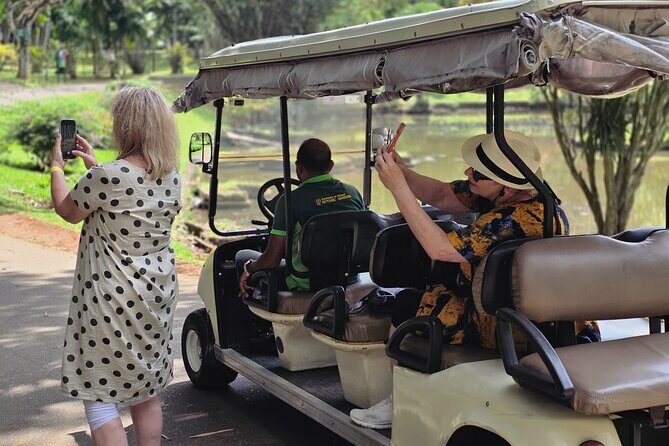 Kandy Full Day Tour Private All Inclusive - Sacred Tooth Relic Temple and Kandy city stroll: the cultural heart stop