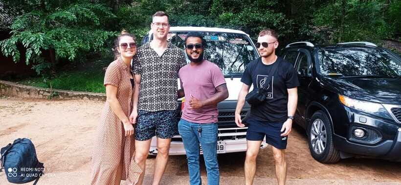 Kandy: Guided City Tour by Tuk-Tuk - Craft-and-shopping time: gems, batik, woodcarving, and how to skip the pressure