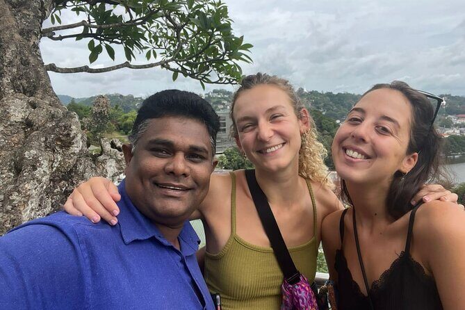 Kandy Heritage City Tour by tuktuk - The gem museum and Ranawana temple: for the curious add-on feel