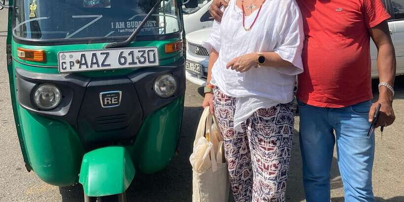 Kandy: Private City Highlights Guided Tour by Tuk-Tuk - Sri Maha Bodhi Viharaya: A Calm Cultural Pause
