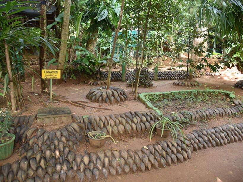 Kandy Private Guided City Tour by Tuk Tuk - Gems, gems, gems: jewelry workshop and museum time