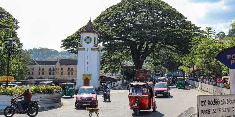 Kandy: Private Guided City Tours by Tuk Tuk Sightseeing Tour - Temple of the Tooth: A UNESCO Anchor Stop With a Guide