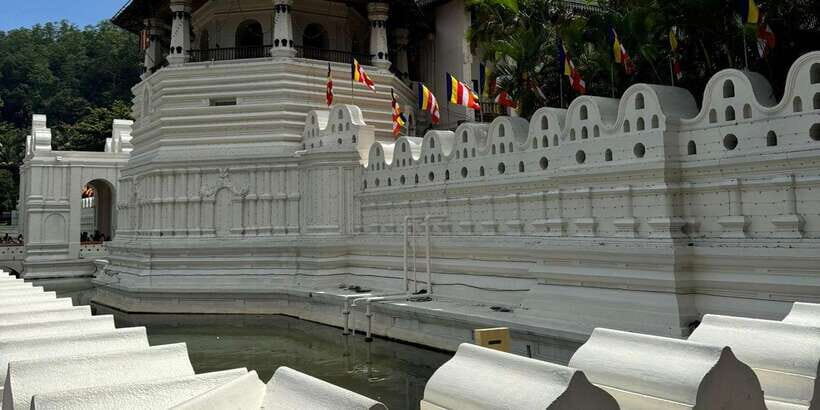 Kandy: Private Guided Tour with Local Highlights by Tuk Tuk - Key tour takeaways before you go
