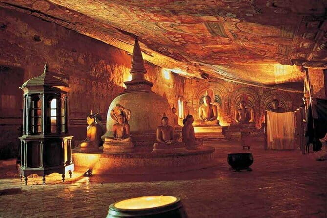 Kandy, Sigiriya and Pidurangala Rock Tuk Tuk Safari - Dambulla Cave Temple: your hour inside the Golden Temple