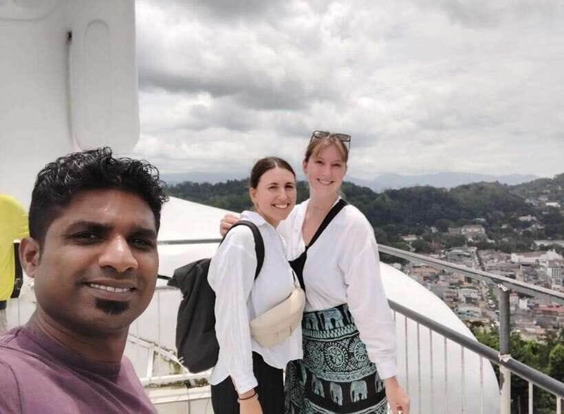 Kandy to Ambuluwawa Tuk Tuk Tour - Peradeniya Royal Botanical Gardens: your calm reset