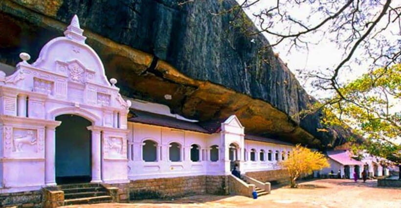 Kandy to Sigiriya Private Tour by Tuk Tuk with All Fees - Kandy Pickup and the Tuk-Tuk Rhythm to Matale