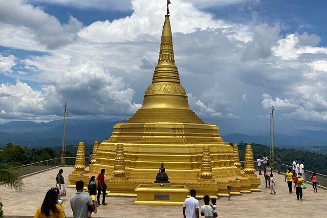 Kandy TukTuk tour with Local Tour Guide - Kandy View Point, Mahaweli River, and Kandy lake: three short stops that tell the story