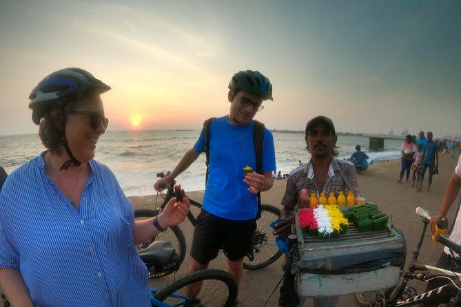 Luxury Night Cycle Tour of Colombo - Colombo Racecourse, Victoria Park (Viharamahadevi), and the city’s repurposed spaces