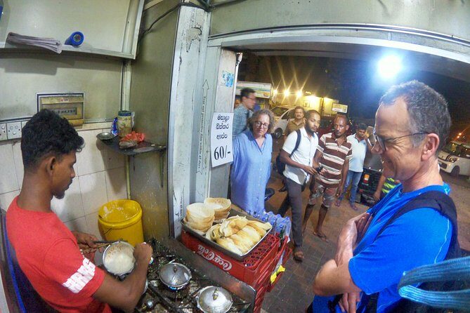 Luxury Night Cycle Tour of Colombo - Slave Island and the Portuguese/Dutch thread: a hard topic handled in motion