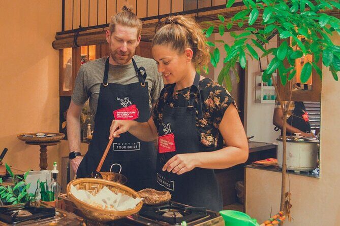 Market Tour and Hands-On Cooking Class Colombo - The Sri Lankan table manners lesson you can use right away