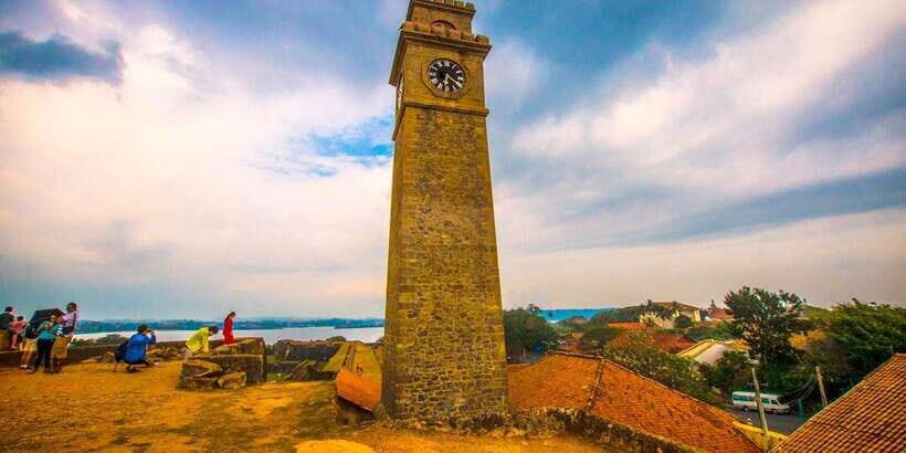 Mirissa/Weligama/Galle: Galle & Bentota Coastal Day Tour - Lunch in Hikkaduwa or Galle: where you fuel up for the Galle Fort walk