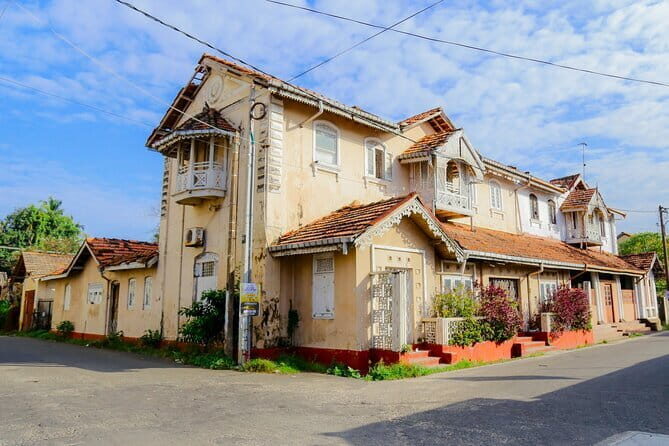 Negombo City Tour by Tuk Tuk - Stop 1: Getting bearings near Negombo and visiting Angurukaramulla