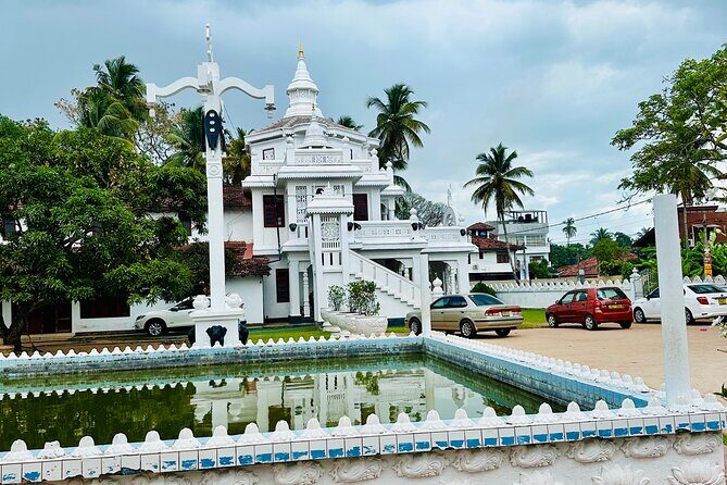 Negombo City Tour by Tuk Tuk with hotel pickup - Stop 3: St. Mary’s Church (Roman Catholic)