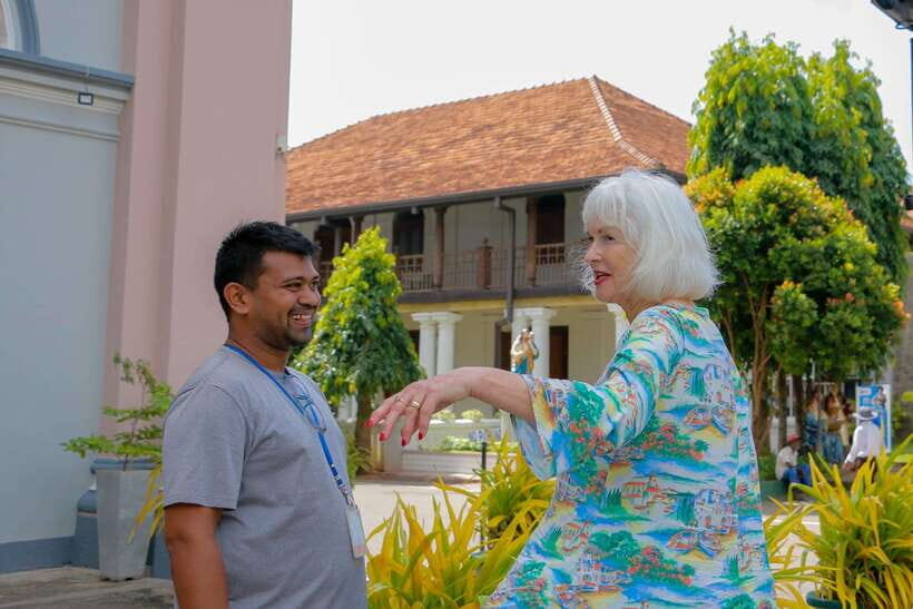 Negombo: private half day city tour with hotel transfers - The guide experience: why Tharaka’s style matters