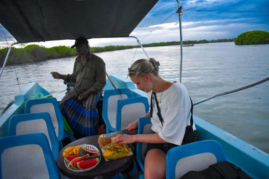 Negombo: Sunset lagoon boat tour with hotel transfers - A short, scenic boat ride that feels like a break from Negombo
