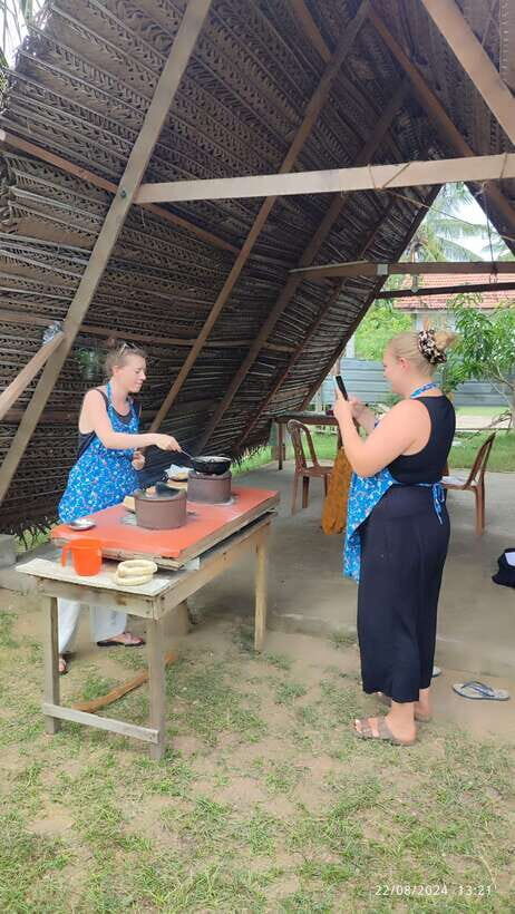 Nilaveli: Sri Lankan Cooking Class with a Local Family - Curry powder, sweets, and spice secrets you can reuse later