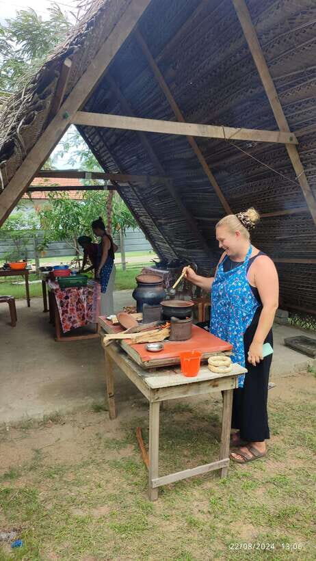 Nilaveli: Sri Lankan Cooking Class with a Local Family - Menu choices, meat/seafood extras, and how to plan your budget