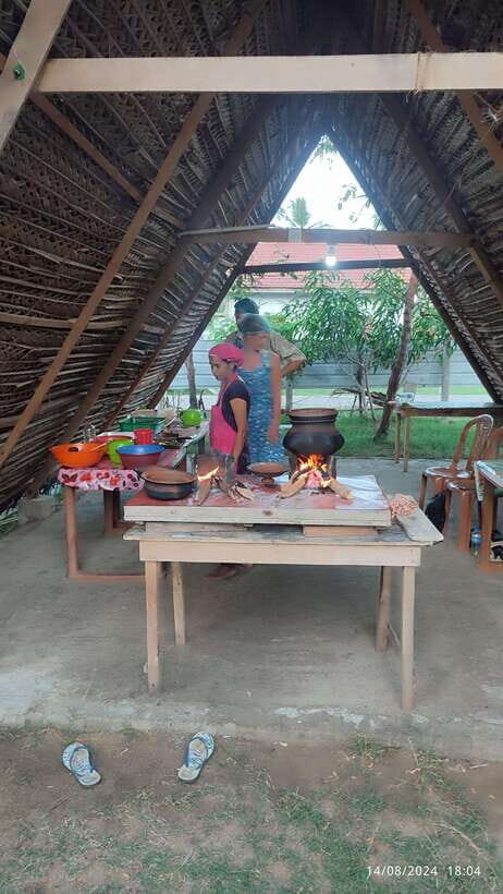 Nilaveli: Sri Lankan Cooking Class with a Local Family - Lunch at the table: getting to eat what you made