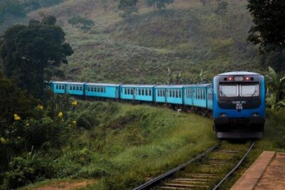 Nuwara Eliya from Kandy by Train - Nanu Oya Meeting Moment: Stretch Your Legs, Then Head into Nuwara Eliya
