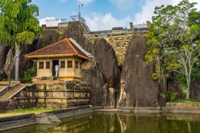 One Day Tour - Sacred city of Anuradhapura & Sacred city of Mihintale. (Sunset) - Anuradhapura and Mihintale: why this combo works