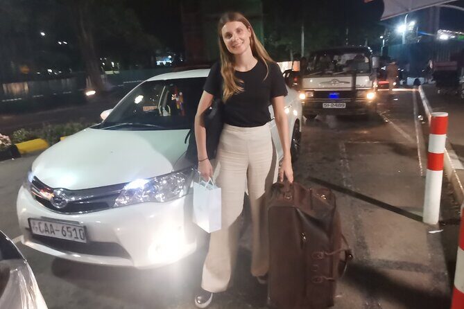 Paradise Private Airport Transportation Tours - Luggage and vehicle choices for couples and small groups
