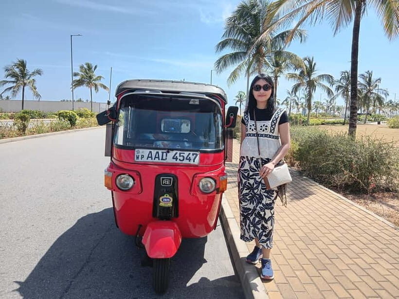 Personal Guided Colombo City Tour by Tuk Tuk - All Inclusive - Viharamahadevi Park, Independence Memorial Hall, and a tea tasting