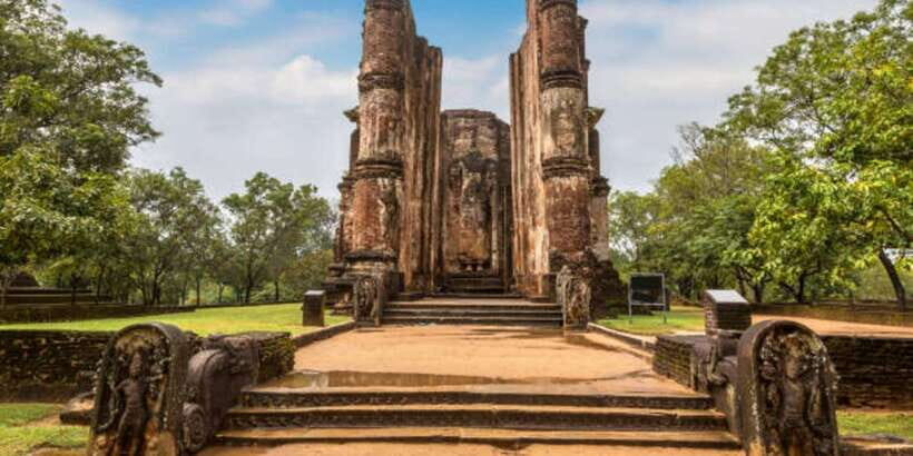 Polonnaruwa Day Tour With Minneriya NP Elephant Safari - How the 8-hour mix works: history first, elephants second