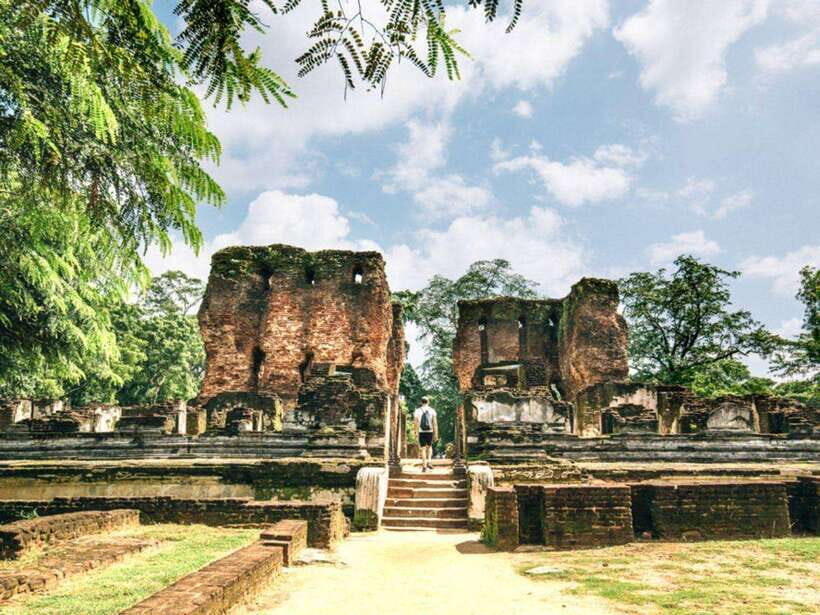 Polonnaruwa: Private Guided Cycling Tour with Hotel Pickup - The guide experience: clear English explanations that make ruins click