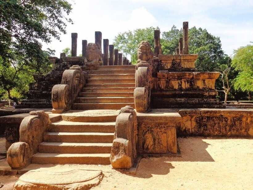 Polonnaruwa: Private Guided Cycling Tour with Hotel Pickup - Getting ready for the day: comfort, photos, and heat sense