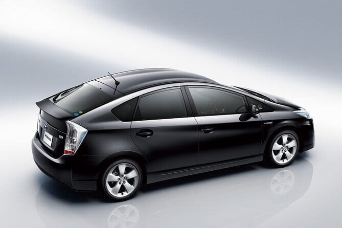 Private Car & English-Speaking Driver – Sri Lanka Island wide - Private chauffeur coverage: Colombo pickup, English-speaking driver, and real flexibility