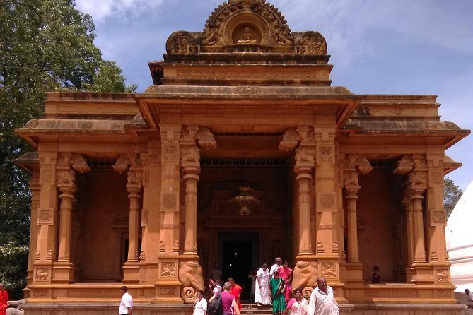 Private City tour in Colombo By tuk tuks or Cars - Before You Go: Dress Code for Temples and the Rain Factor