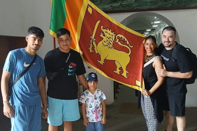 Private Colombo City Tour by Tuk Tuk - Pickup from Colombo Fort, Port Terminal, and City Centre Mall