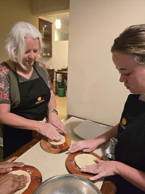 Private cooking class - Personalized classic menu - Traditional methods taught with modern-kitchen shortcuts
