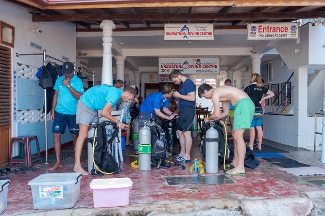 Scuba Diving For Beginners - The shipwreck and coral reef part: what to expect