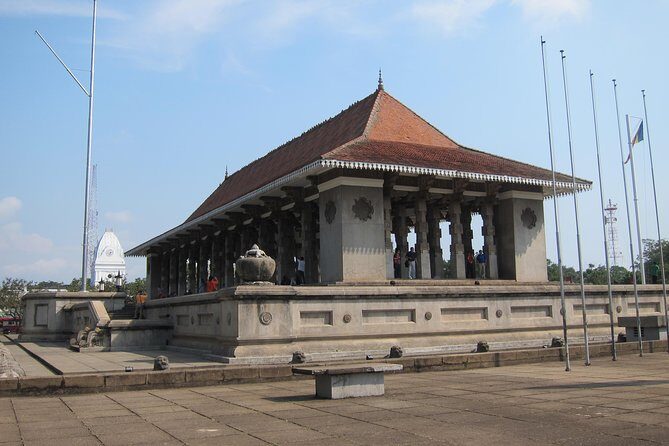 Shangri-La Colombo City Tour. - Parliament of Sri Lanka: Geoffrey Bawa’s Civic Landmark