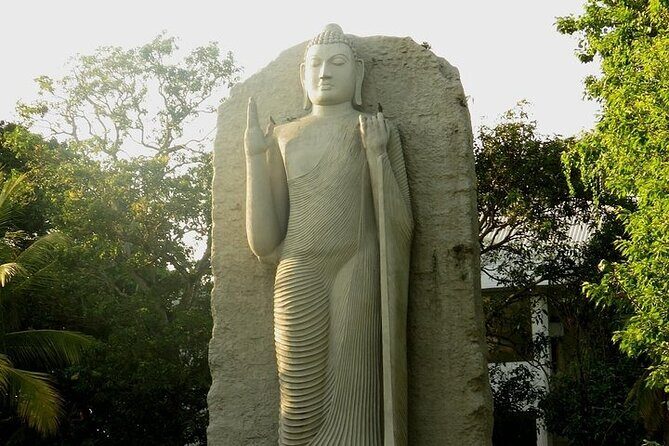 Shangri-La Colombo City Tour. - BMICH, Cinnamon Gardens, Viharamahadevi Park, and Independence Square