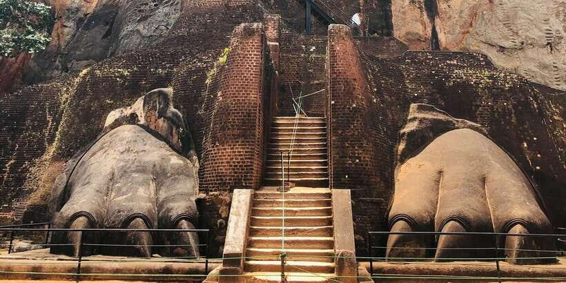 Sigiriya and Dambulla Private Full-Day Tour - The fortress block: lunch, food tasting, and taking your time