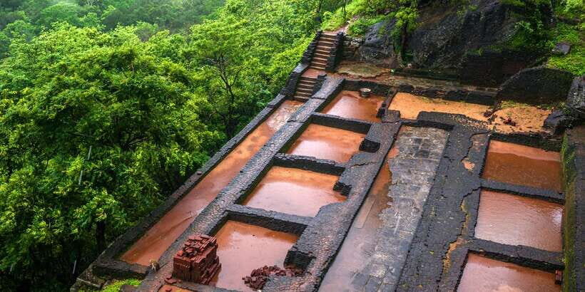 Sigiriya and Pidurangala Rock From Colombo - Sigiriya Rock later in the day: photos, walking, and artisan culture