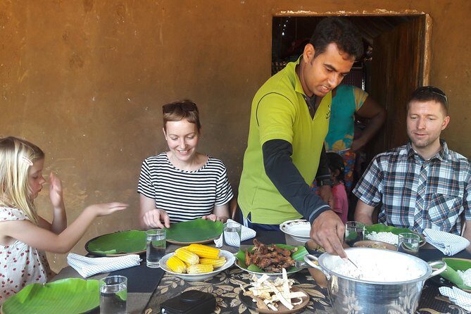 Sigiriya Cycle Tour: Explore Village Life in Sigiriya & Enjoy a Village Lunch - Visiting a village home: where the real welcome happens