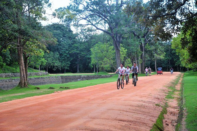 Sigiriya Cycle Tour: Explore Village Life in Sigiriya & Enjoy a Village Lunch - The village lunch is the value you’ll feel
