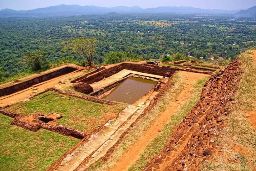 Sigiriya & Dambulla: All Inclusive Day Tour - The shopping stops: gems, spices, wood carvings, and silk